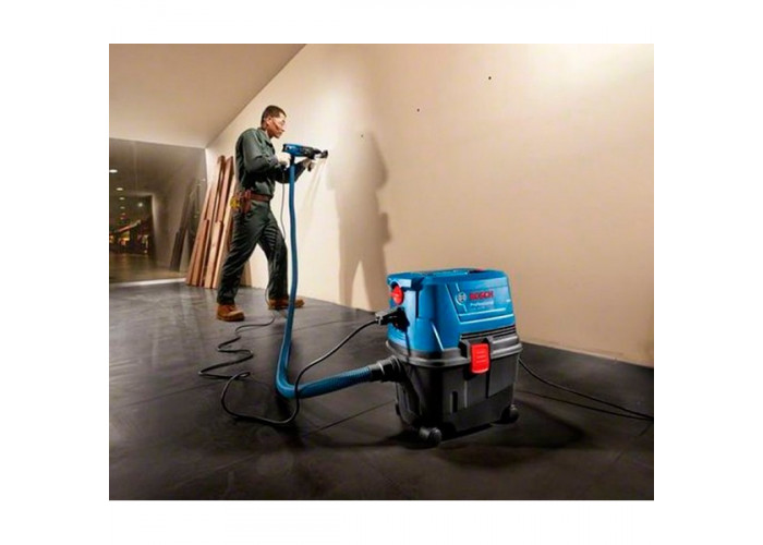 Строительный пылесос Bosch GAS 15 PS Professional с универсальной, щелевой насадками, многоразовым мешком